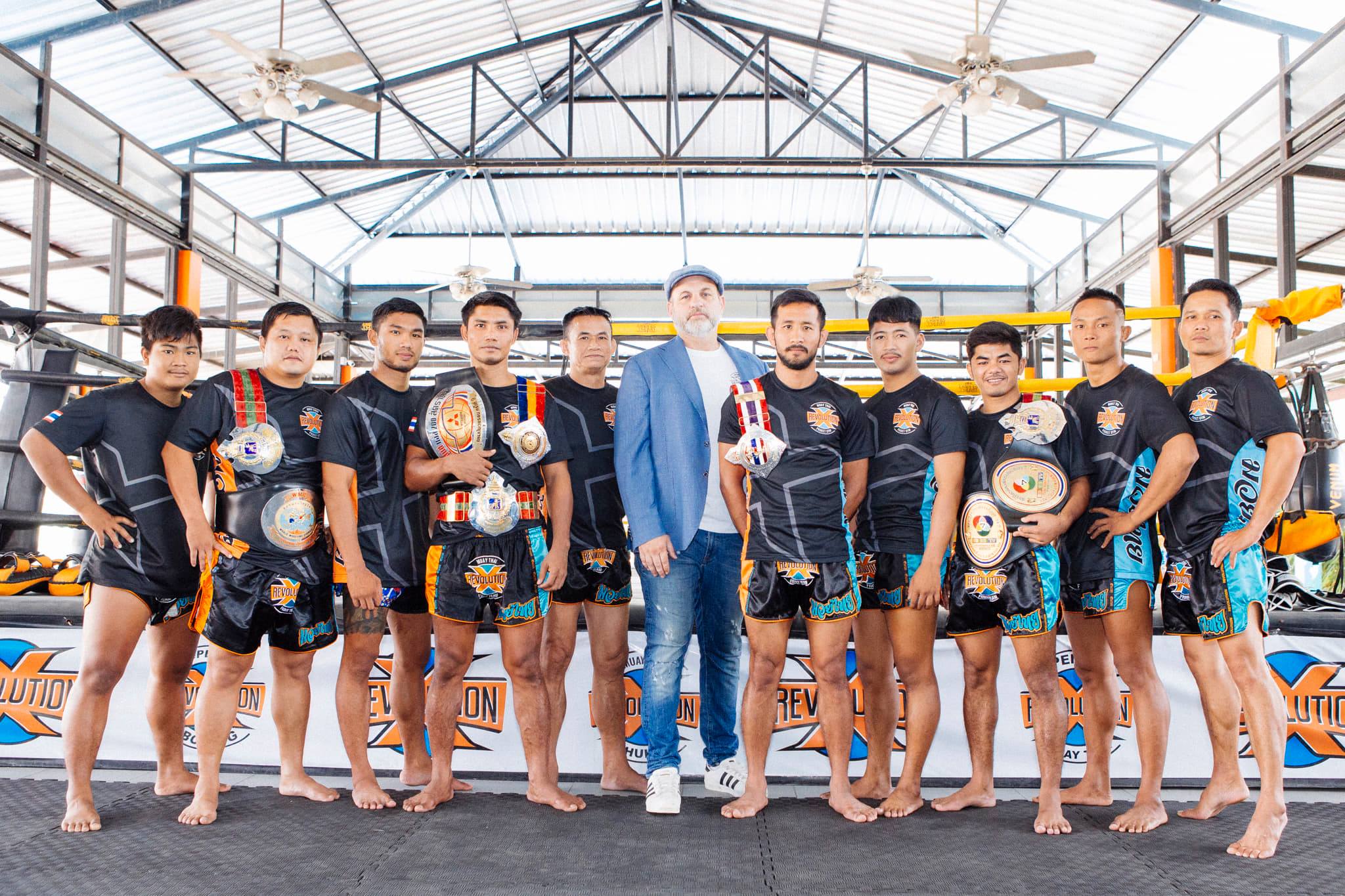 https://muaythaicampsinthailand.com/wp-content/uploads/2013/09/revolution-muay-thai-team.jpg